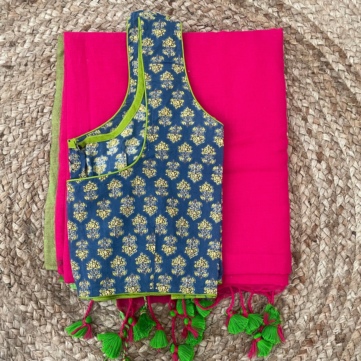 Gulabo Mul Cotton Saree Blouse Combo